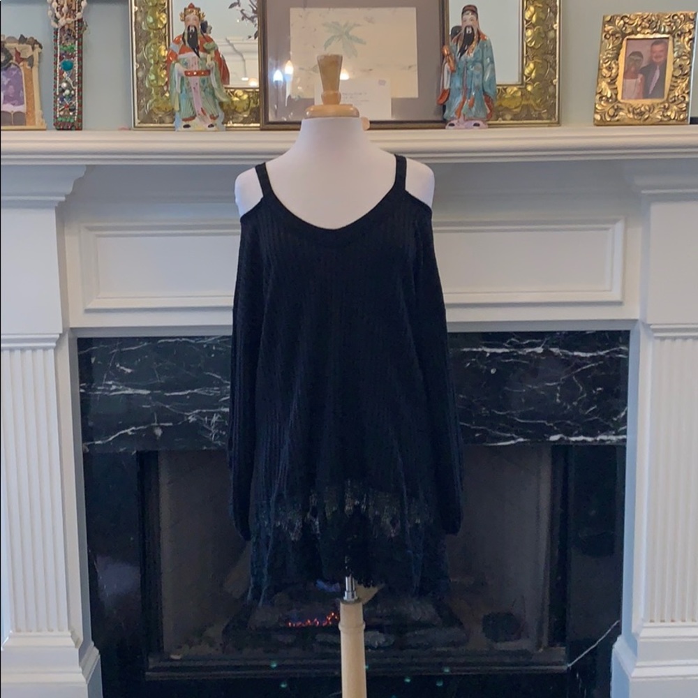 Black, cold shoulder, long sleeved Lace trim tunic